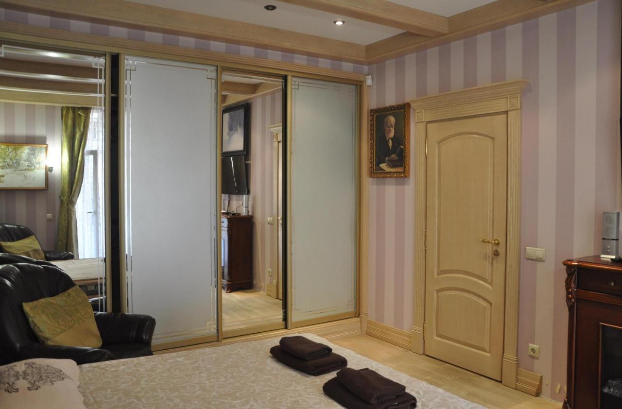 Apartments In Lviv Center Bagian luar foto